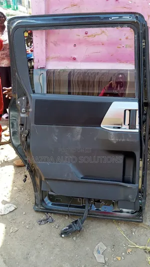 Toyota Noah/Voxy ZRR70/ZRR75 Rear Door