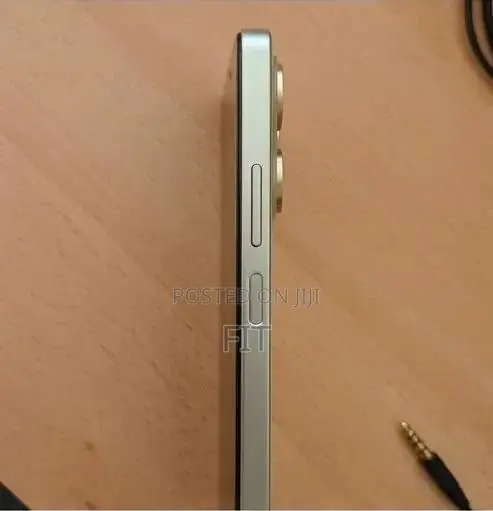 Tecno Spark 20 Pro 256GB Gold - 1