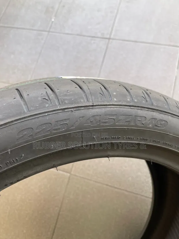 Matairi 225/45 R19 Toyo 96Y - 1