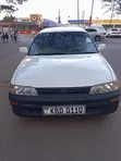 Toyota Corolla 2001 White - 1