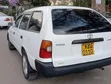 Toyota Corolla 2001 White - 4