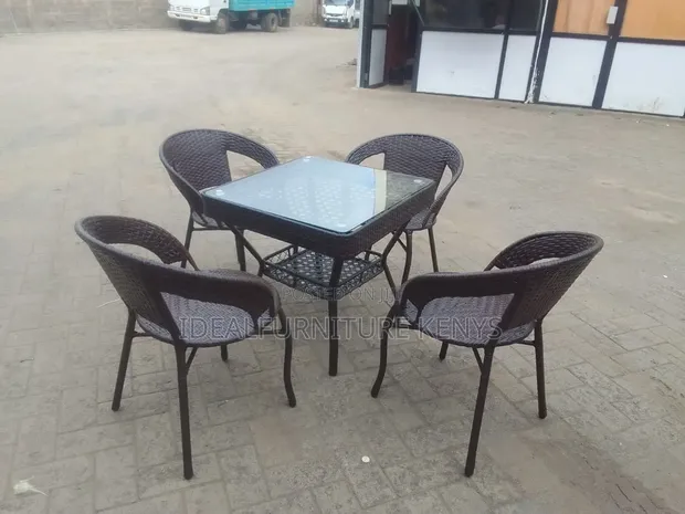 Outdoor Bistro Set - 4-Seater Wicker Table & Chairs - 1