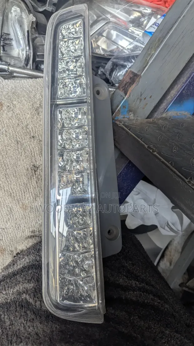 Toyota Isis Backlight - 1