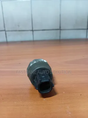 Toyota Oil Pressure Sensor (Used)