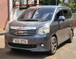 Toyota Noah 2.0L Minivan 2011 Gray - 2