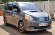 Toyota Noah 2.0L Minivan 2011 Gray - 5