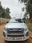 Isuzu D-MAX 2024 Silver - 2