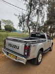 Isuzu D-MAX 2024 Silver - 4