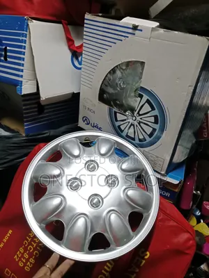 13" Wheel Caps with 8-Spoke Split Bubble Pattern