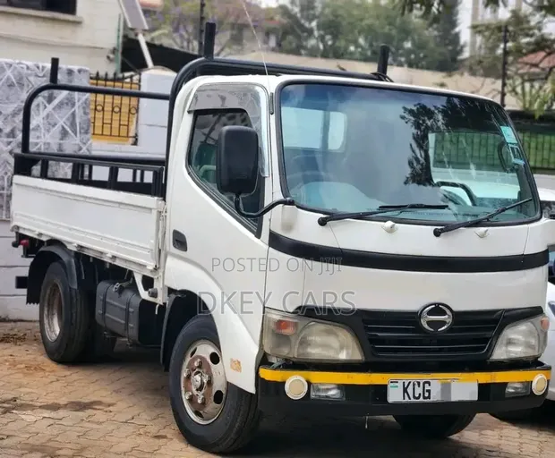 Toyota Dyna 2009 White Manual - 1