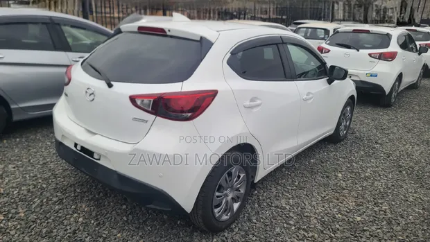 Mazda Demio 2019 White - 1