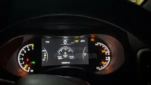 Jeep Grand Cherokee Limited 2016 Nyeusi