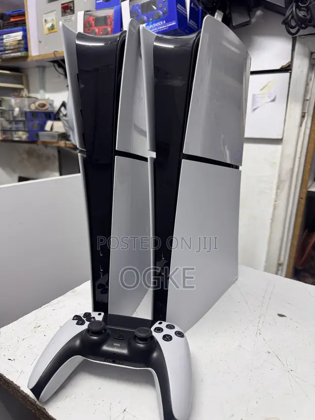 PS5 Slim Console Iliyotumika na Michezo Iliyosanikishwa Awali - 1