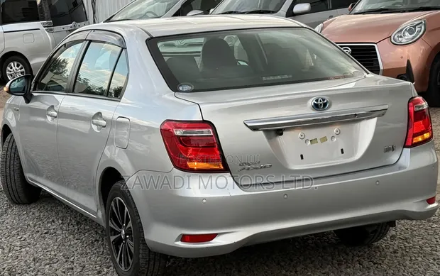 Toyota Axio 1.5 Hybrid G 2WD 2019 Silver - 1