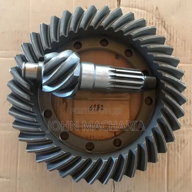 Isuzu 600P Truck Crown Wheel and Pinion Shaft (7/43 Teeth) - 1