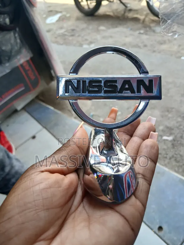Nissan Front Car Logo / Emblem - 1