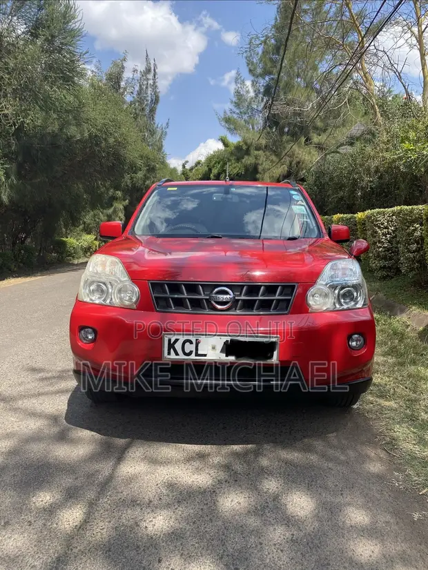 Nissan X-Trail 2.0 Petrol XE 2010 Red - 1