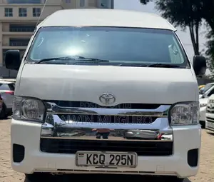 Toyota HiAce Commuter 2013 White