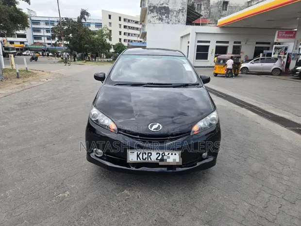 Toyota Wish 2011 Nyeusi - 1