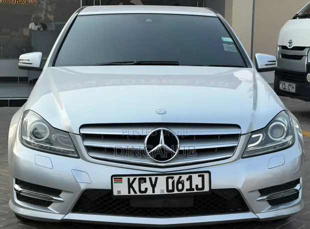 Mercedes-Benz C200 2012 Silver - 1