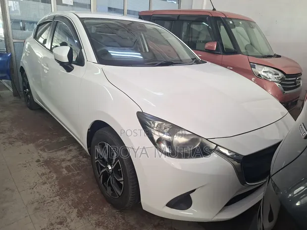 Mazda Demio 2019 White - 1