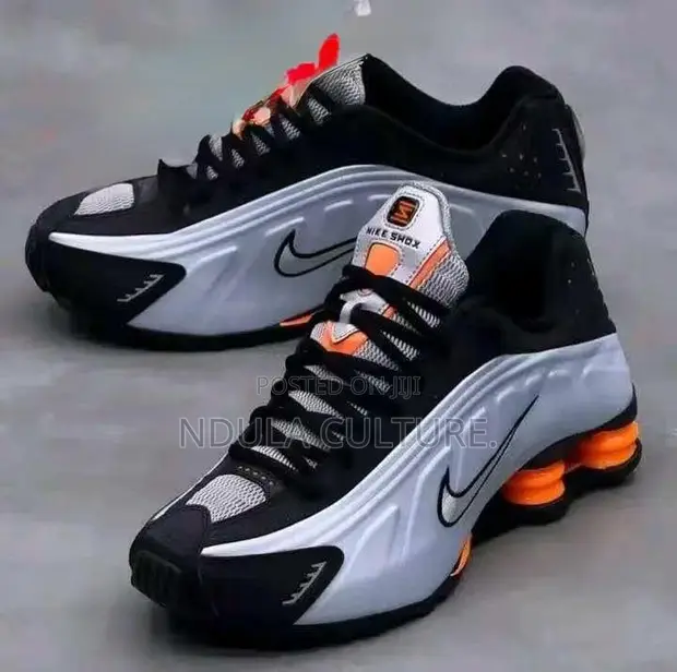 Nike Shox R4 Sneakers - 1