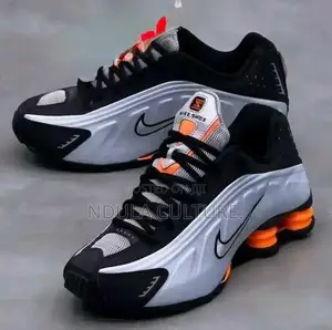Nike Shox R4 Sneakers