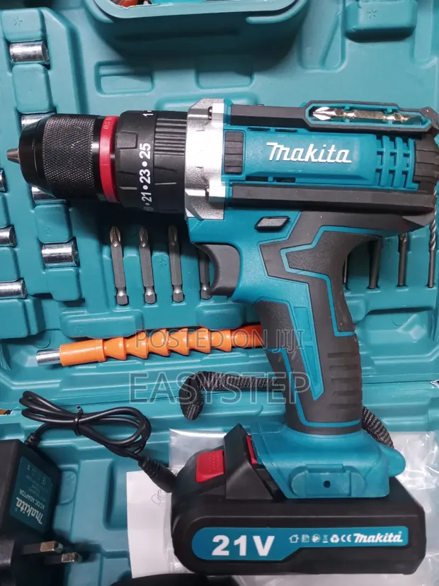 Makita 21V Cordless Drill Kit - 1