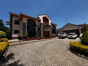 Nyumba ya Vyumba 4 All-En-Suite, Kitalu cha Hardy, Karen, Kukodisha