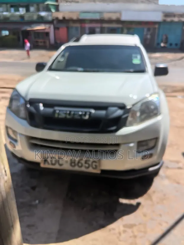 Isuzu D-MAX 2021 Off-White - 1