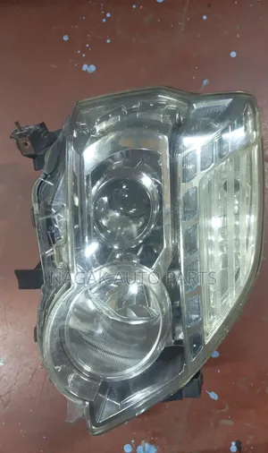 Nissan X-Trail NT31 Non-Xenon Headlight (2012-2014)