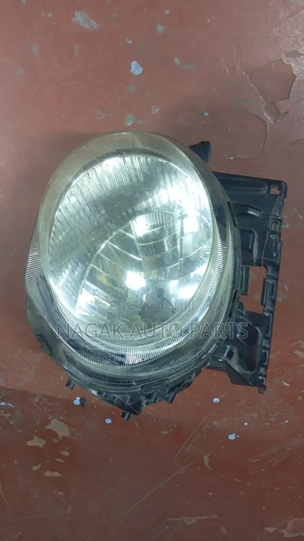 Nissan Juke Down Headlight (2012-2014) - Ex-Japan - 1