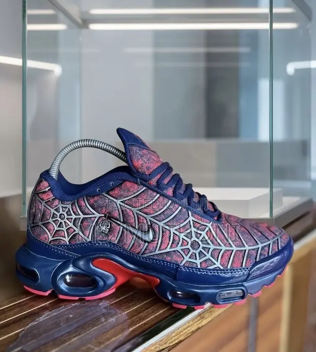 Nike Air Max Plus TN "Spider-Man" Custom - 1