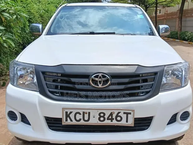 Toyota Hilux Double Cab 2012 - 1