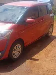 Toyota Sienta 1.5 FWD 2014 Maroon - 5
