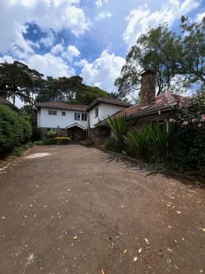 Bungalow ya Vyumba 4 na DSQ 2 Lavington, Muthangari kwa Kodi