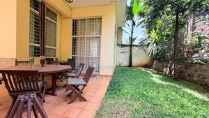 Townhouse ya Vyumba 5 vya Kulala Imejengwa na Samani Kyuna Estate