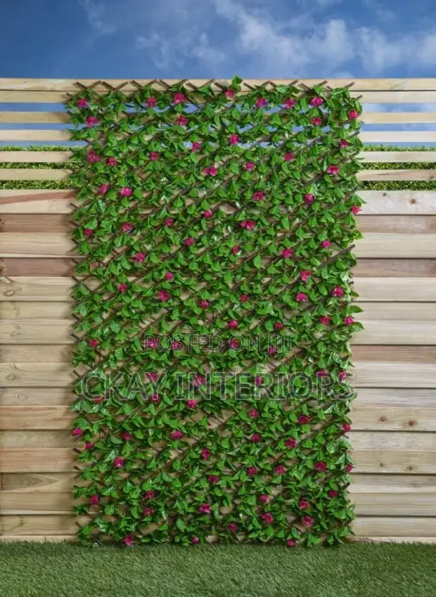 Expandable Ivy Privacy Fence with Flower Details - 1