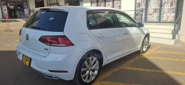 Volkswagen Golf 2017 Nyeupe - 1