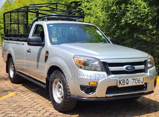 Ford Ranger 2010 Silver - 1