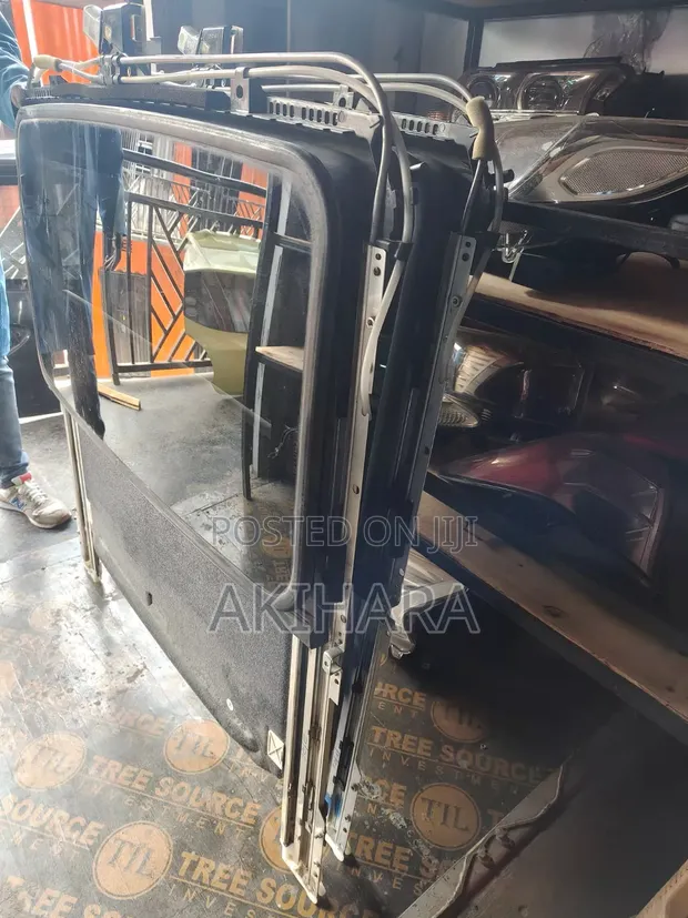 Toyota Land Cruiser Prado 120/150 & 100 Series Sunroof - 1