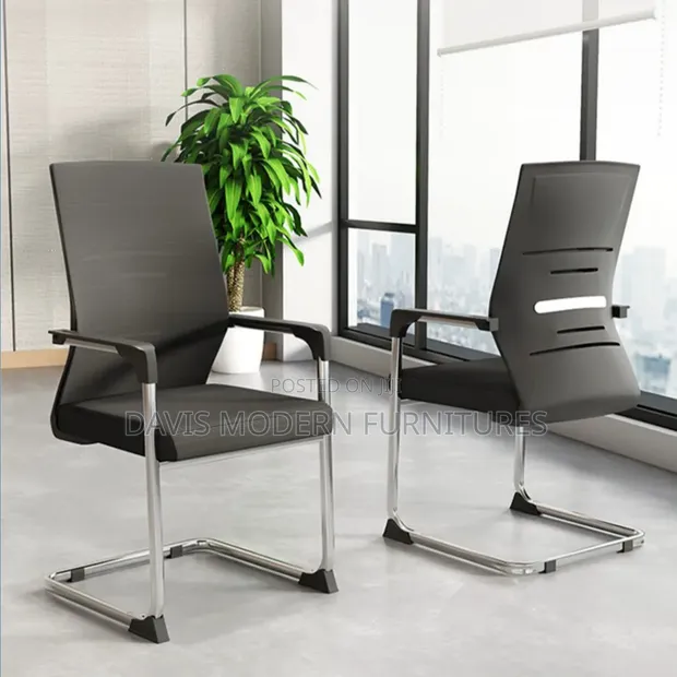 Executive Mesh Visitor Chair - Black - 1