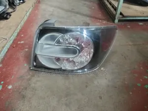 Mazda CX-7 Taillight (2012 Model)