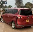 Toyota Sienta Hybrid 2017 Red - 5