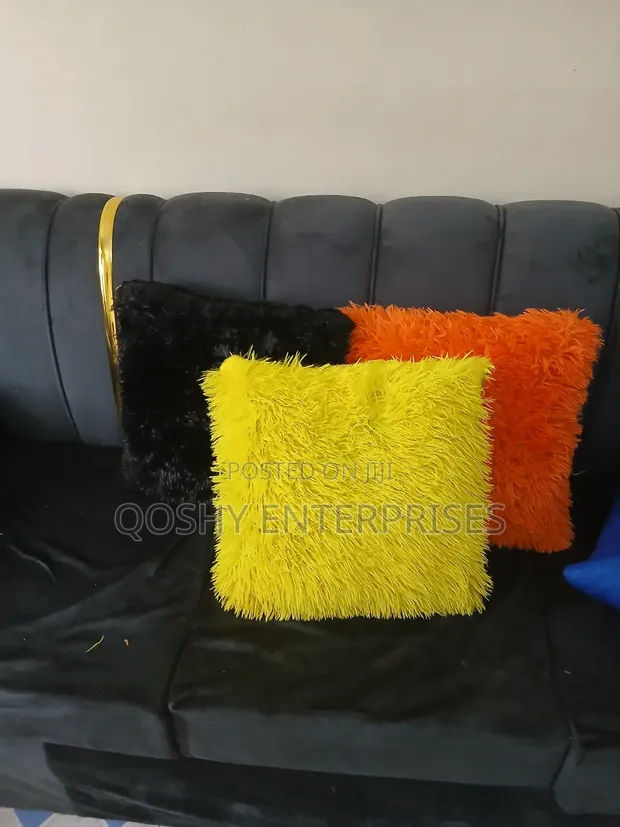 Vifuniko vya Mito ya Fluffy - Vipya Kabisa - 1