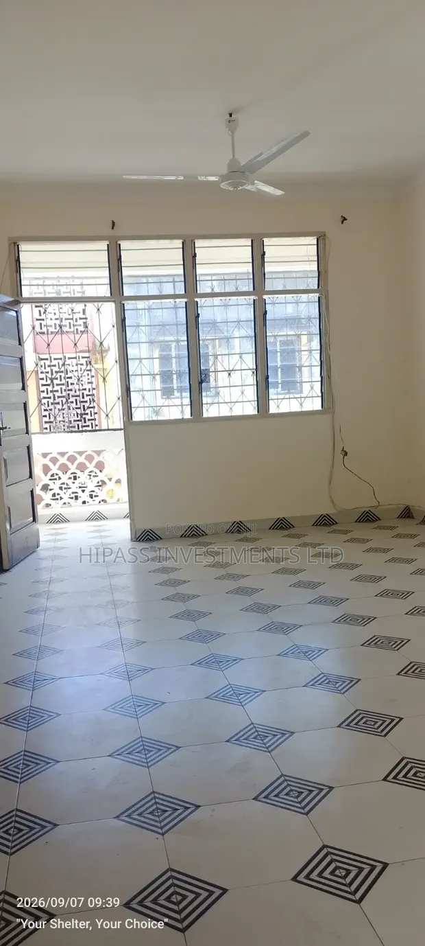 2 Bedroom Block of Flats for Rent in Tudor - 1