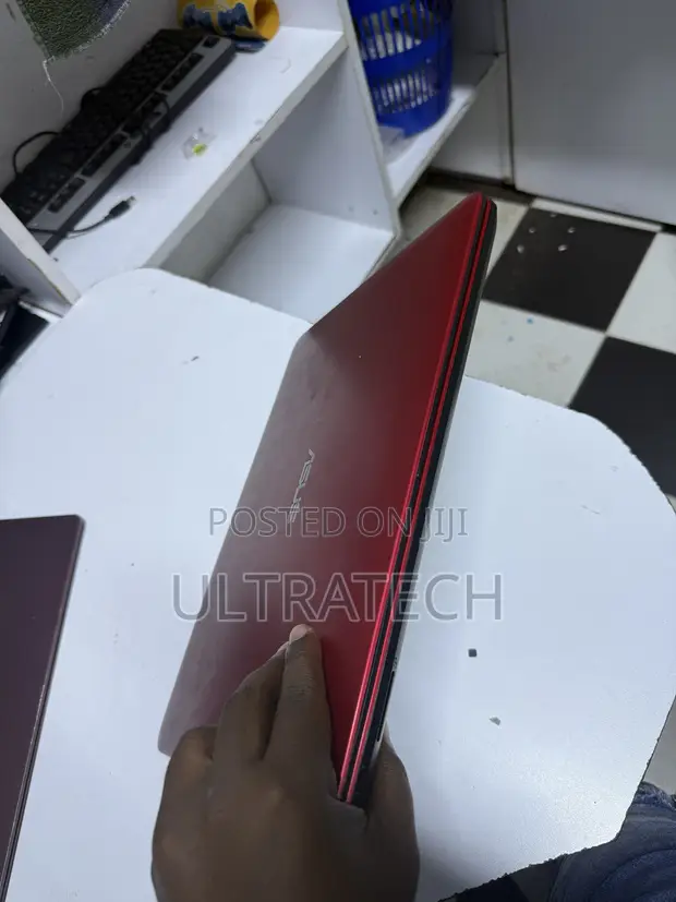 Asus X44C Laptop 4GB RAM, 500GB HDD - 1