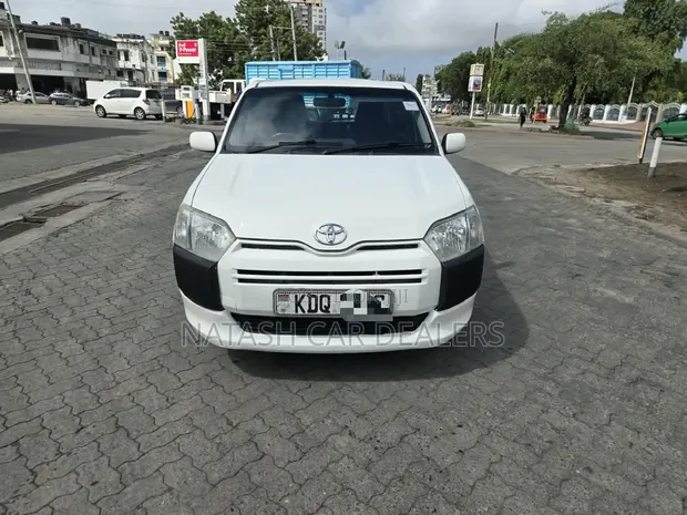 Toyota Succeed 2018 White - 1