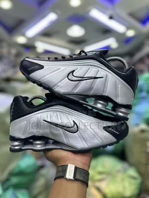 Nike Shocks R4 Pure Leather Sneakers