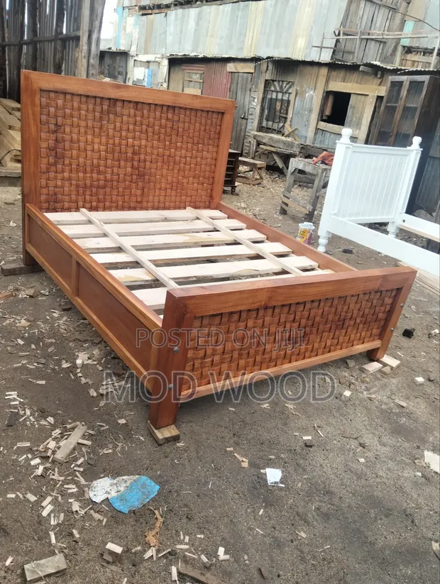 Heritage Carved Solid Wood 5ft x 6ft Bed Frame - 1